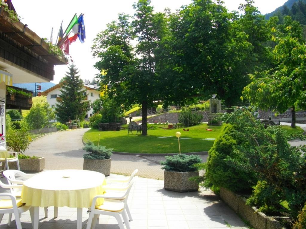 Hotel Rodes Ortisei Exteriör bild