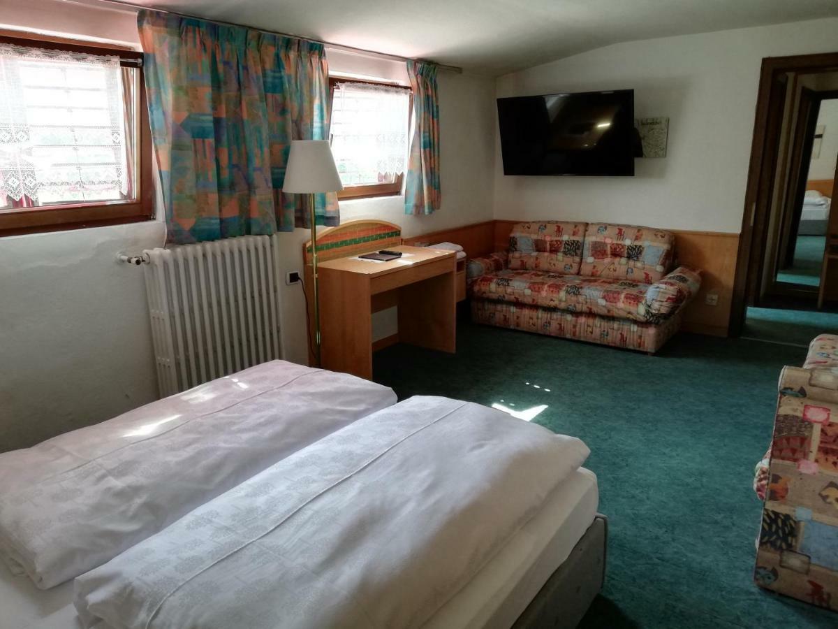 Hotel Rodes Ortisei Exteriör bild